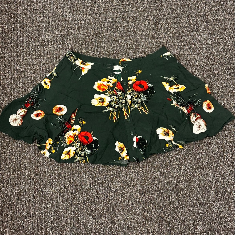 Urban Outfitters Green and Red Floral Skirt Womens Size S Summer Beach